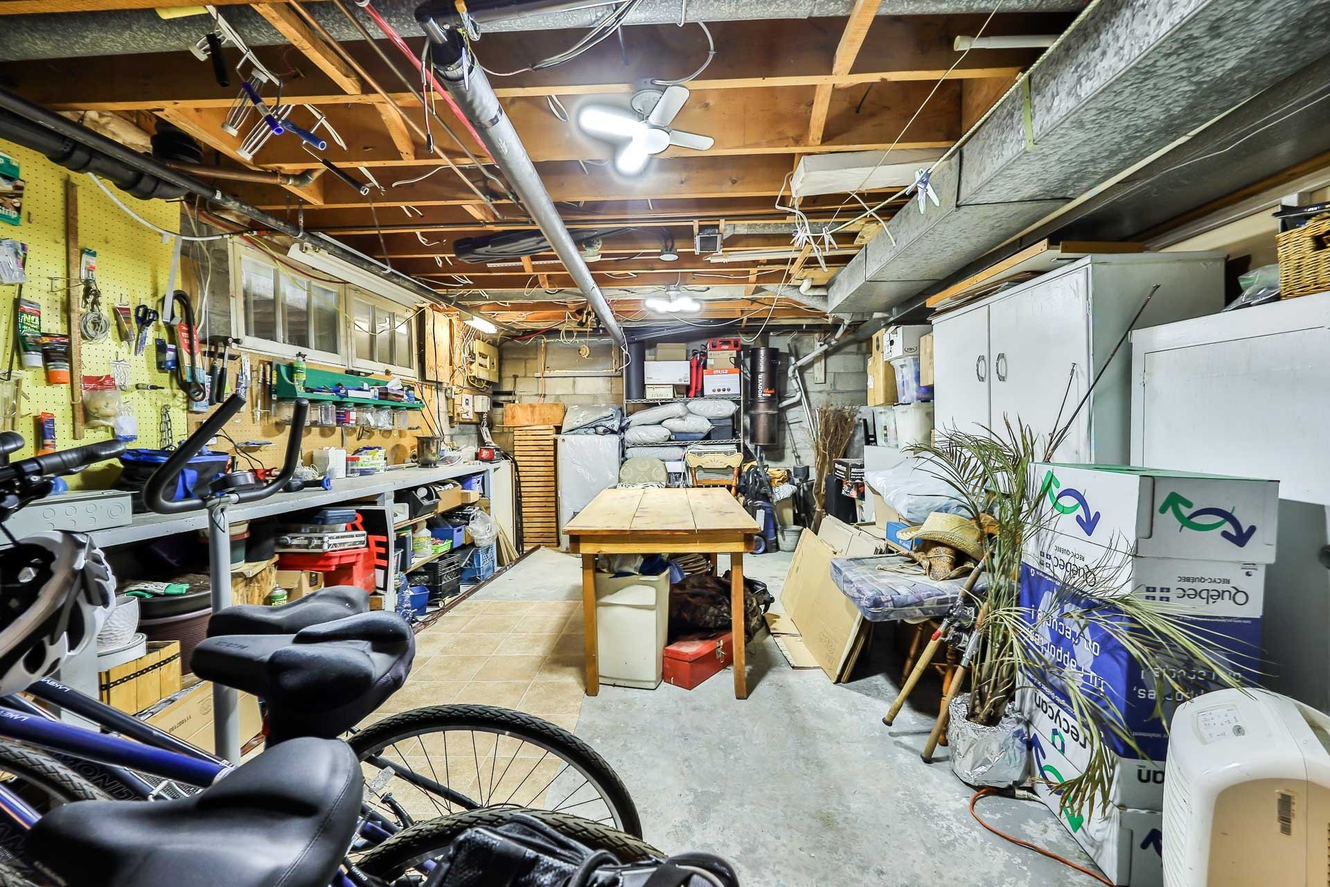 









611


Rue Kenny

,
Gatineau (Buckingham),




QC
J8L1Z7

