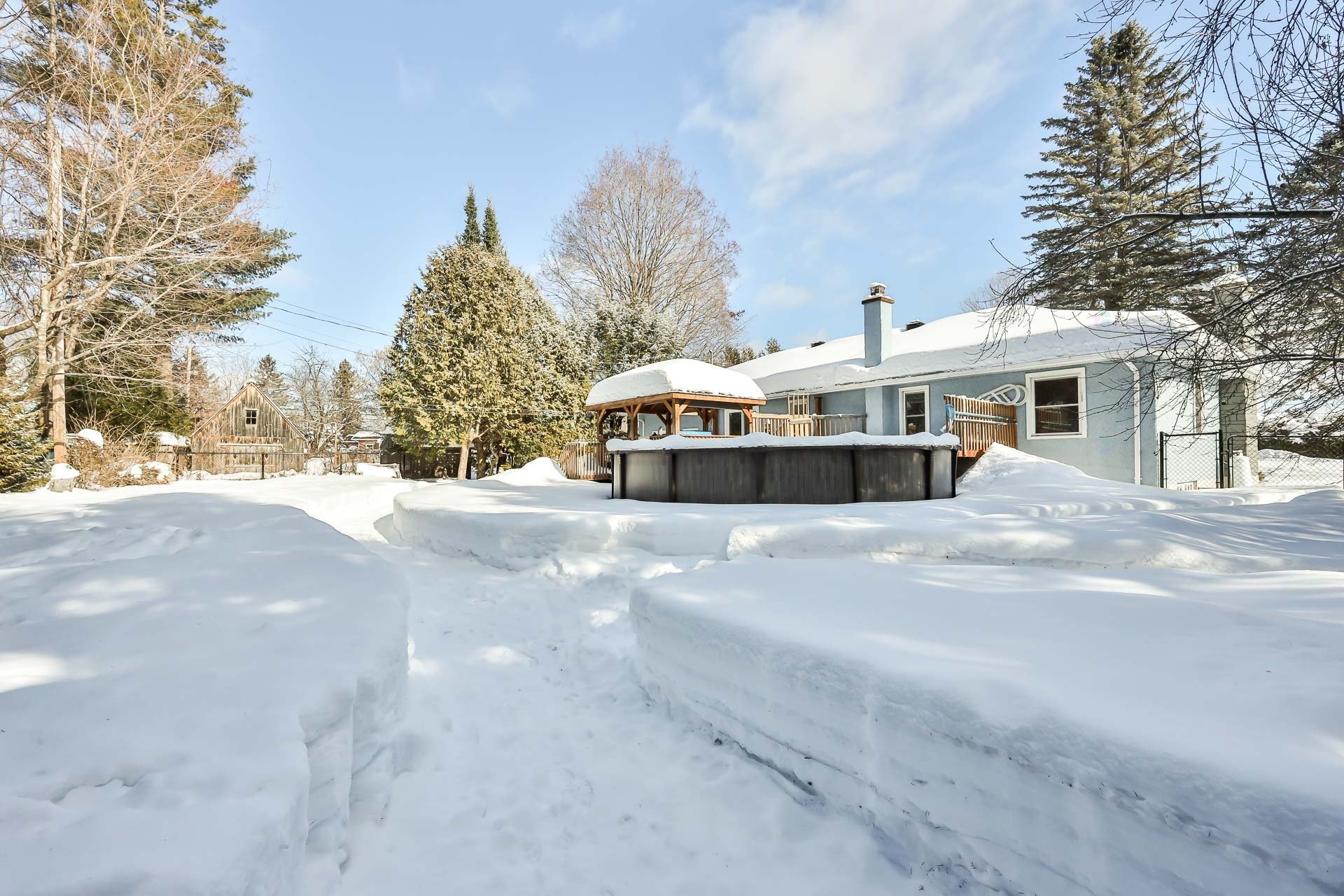 









611


Rue Kenny

,
Gatineau (Buckingham),




QC
J8L1Z7

