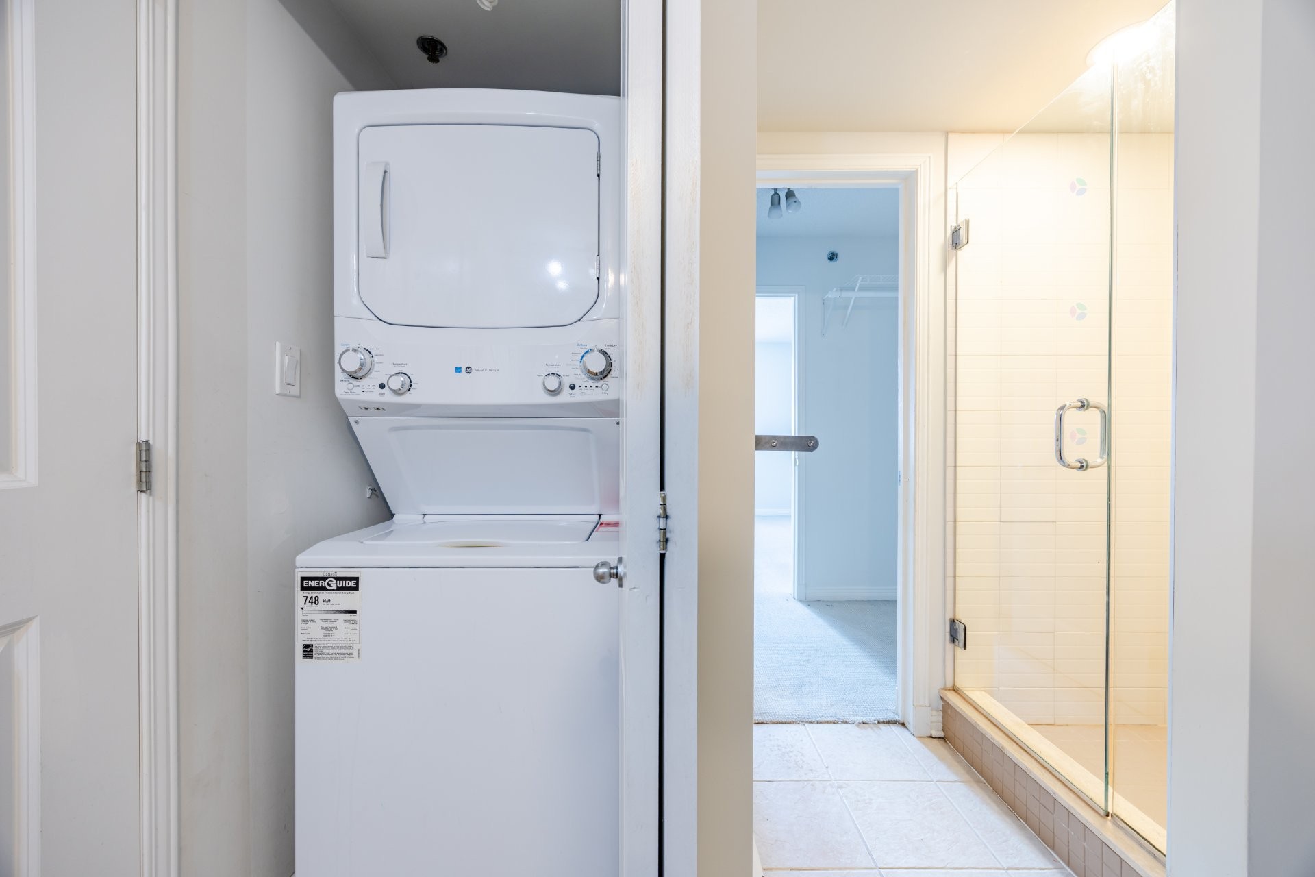 









1200


Rue St-Jacques

, 1210,
Montréal (Ville-Marie),




QC
H3C0E9

