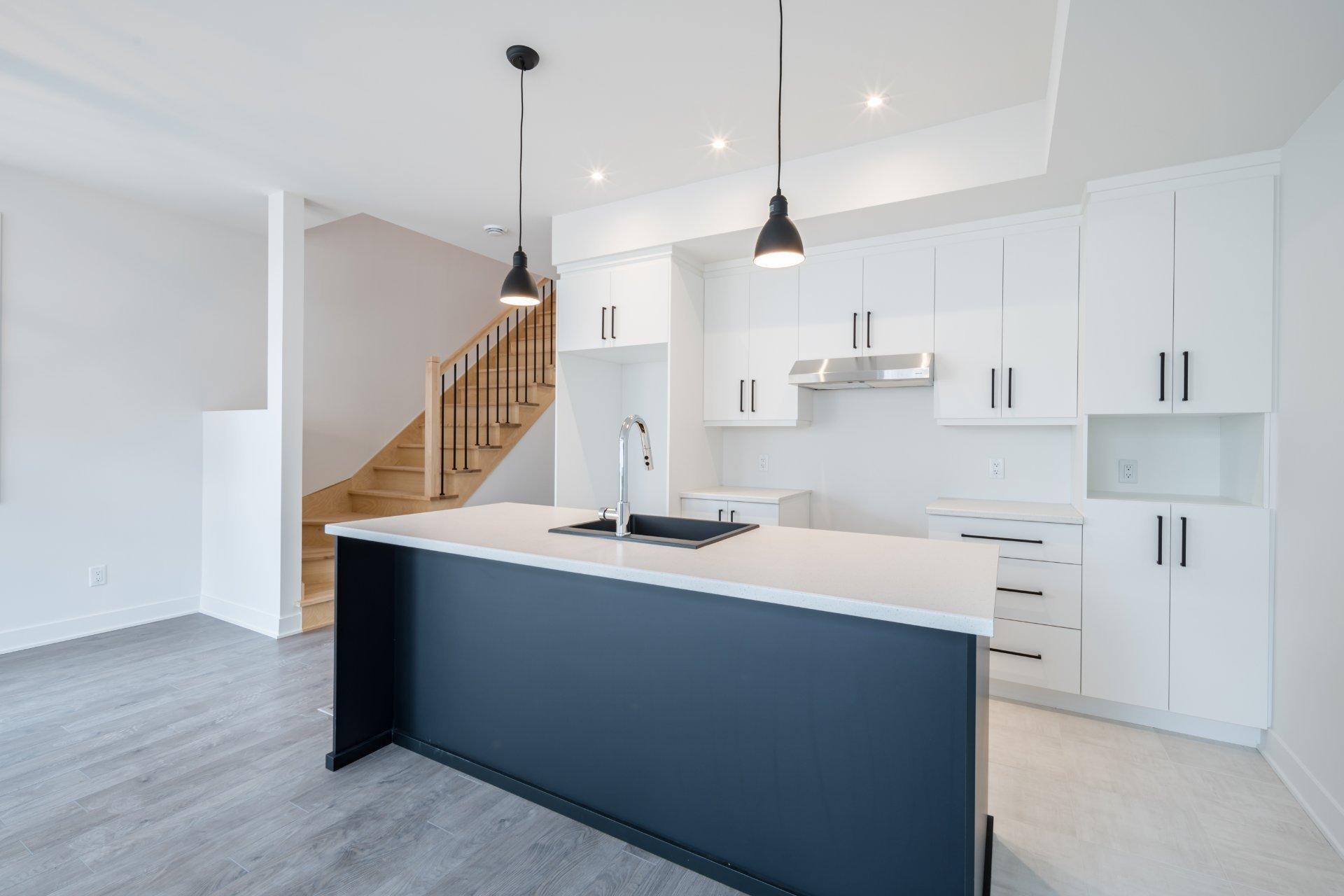 









8805


Rue du Chapelier

,
Mirabel,




QC
J7N3S5

