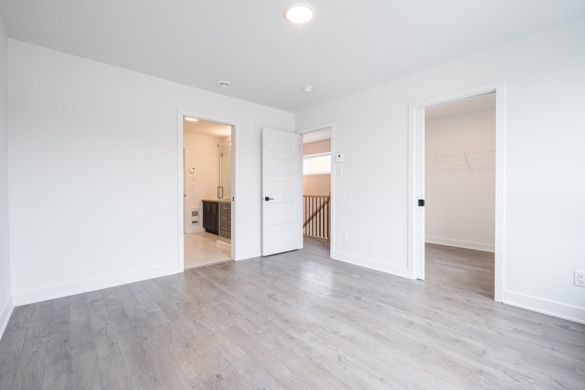 









8805


Rue du Chapelier

,
Mirabel,




QC
J7N3S5

