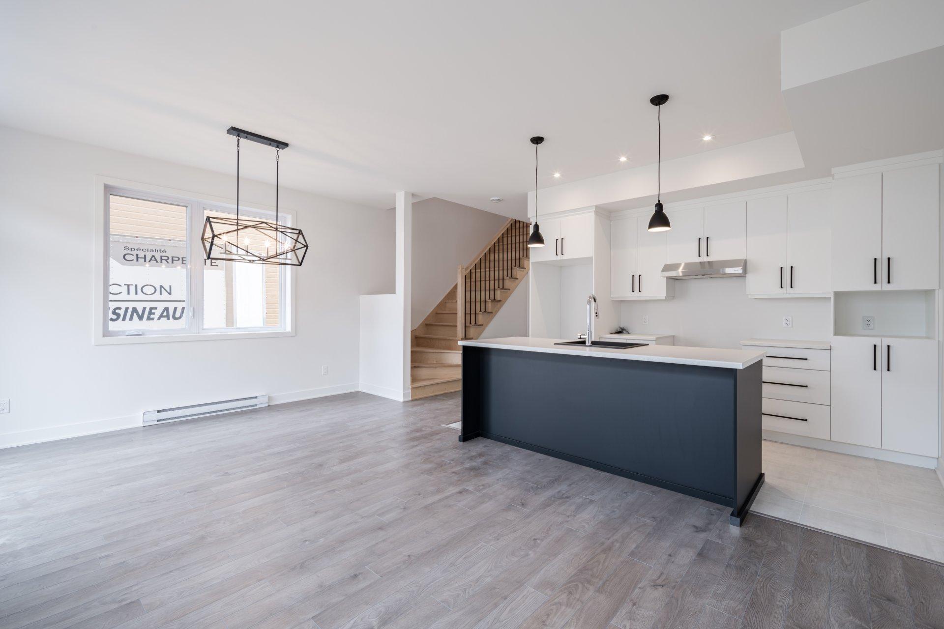 









8805


Rue du Chapelier

,
Mirabel,




QC
J7N3S5

