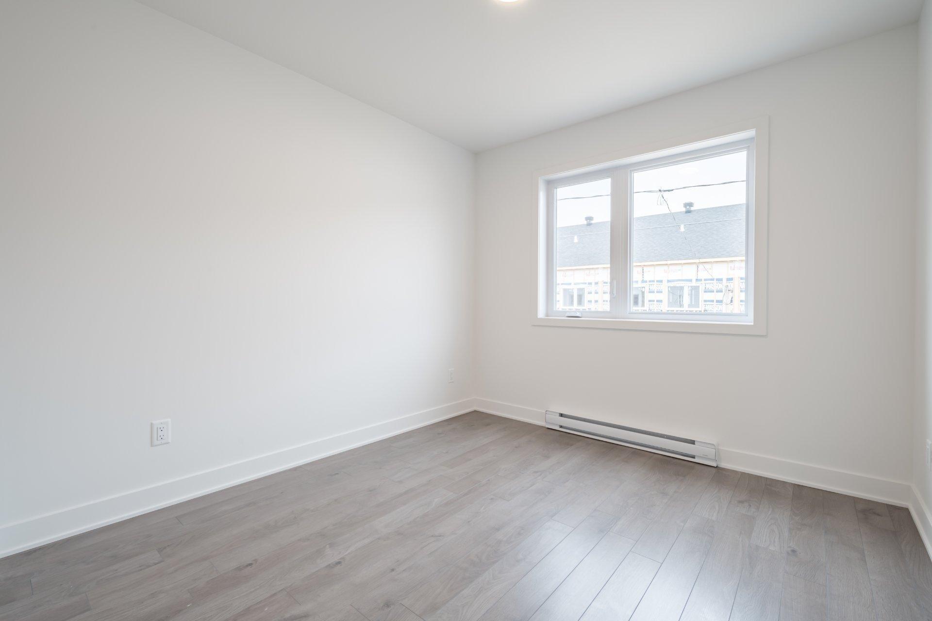 









8805


Rue du Chapelier

,
Mirabel,




QC
J7N3S5

