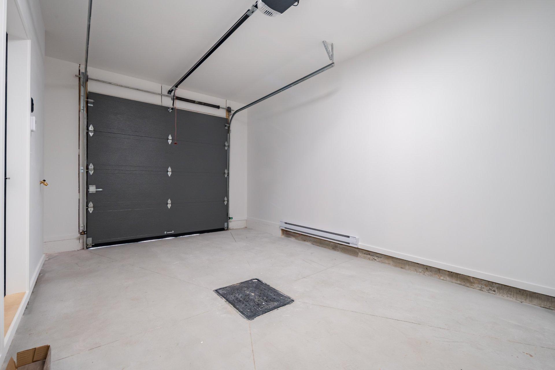 









8805


Rue du Chapelier

,
Mirabel,




QC
J7N3S5

