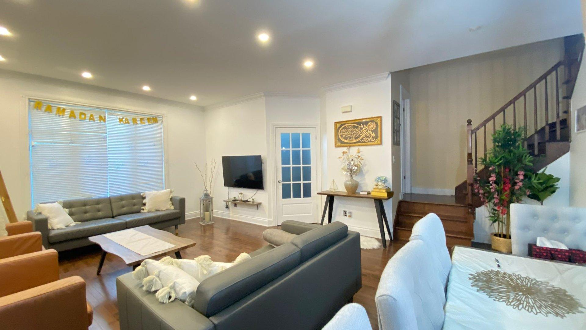 









910


Rue Jules-Poitras

,
Montréal (Saint-Laurent),




QC
H4N3M7

