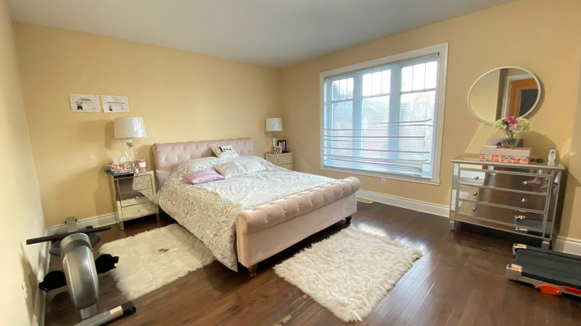 









910


Rue Jules-Poitras

,
Montréal (Saint-Laurent),




QC
H4N3M7

