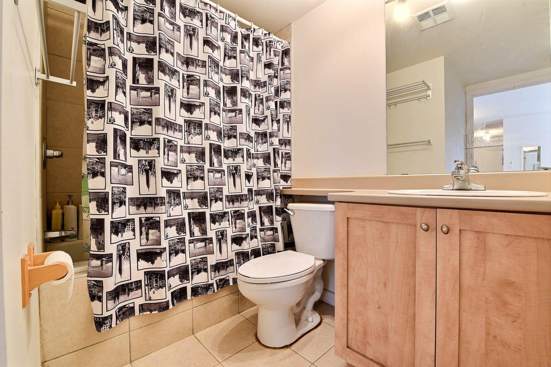 









1225


Rue Notre-Dame O.

, 723,
Montréal (Ville-Marie),




QC
H3C6S3

