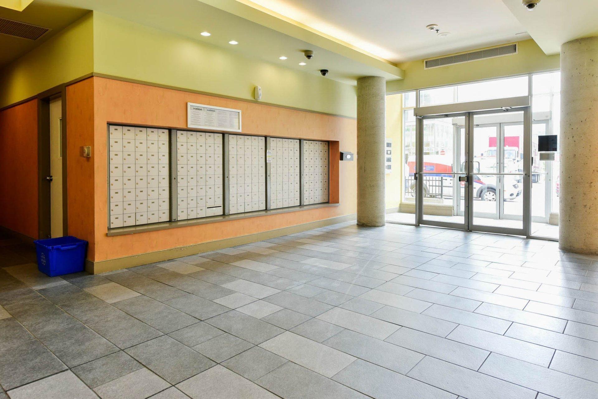 









1225


Rue Notre-Dame O.

, 723,
Montréal (Ville-Marie),




QC
H3C6S3

