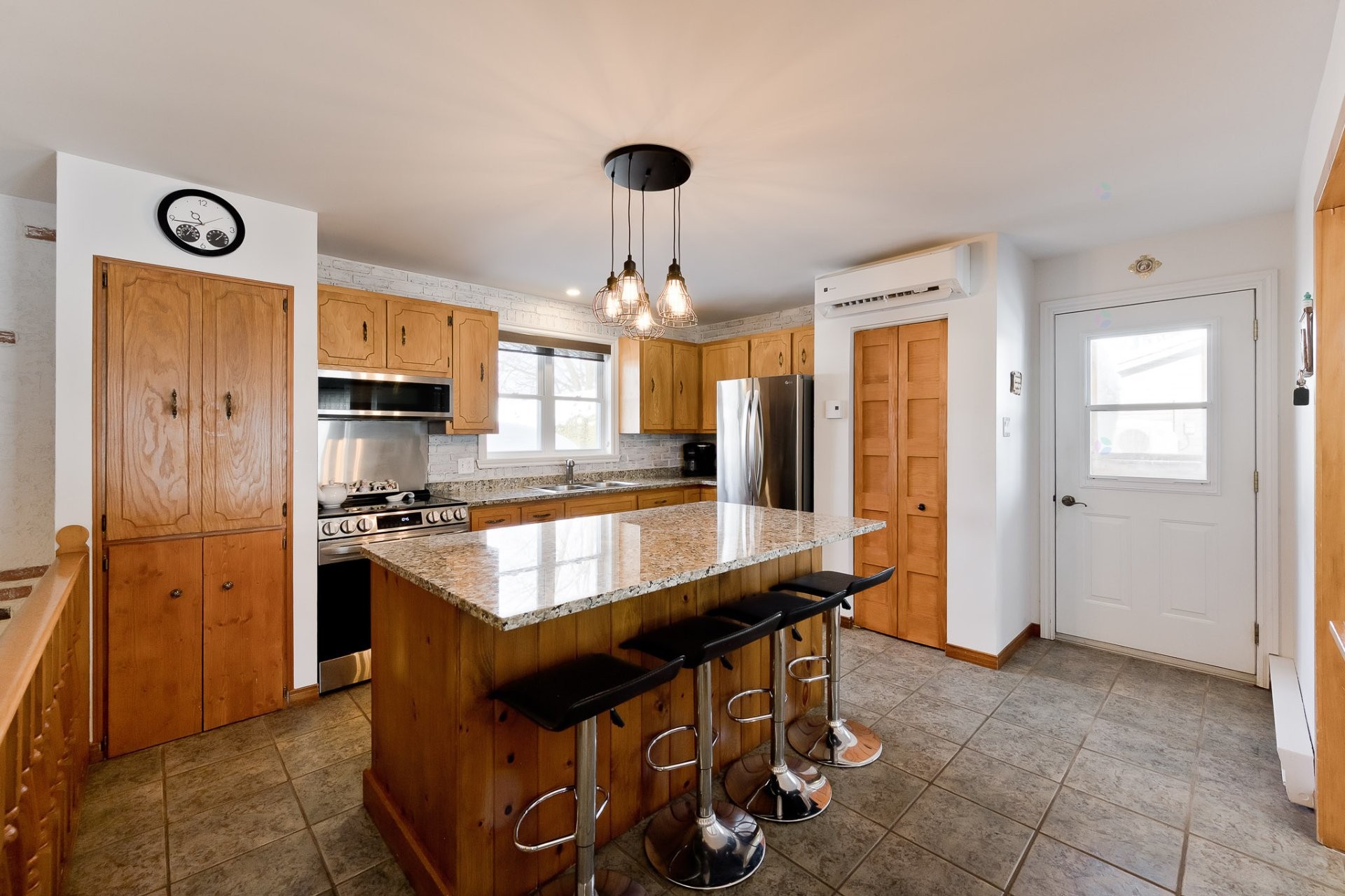 









43


Rue Roger-Boisvert

,
Sherbrooke (Fleurimont),




QC
J1G4E5

