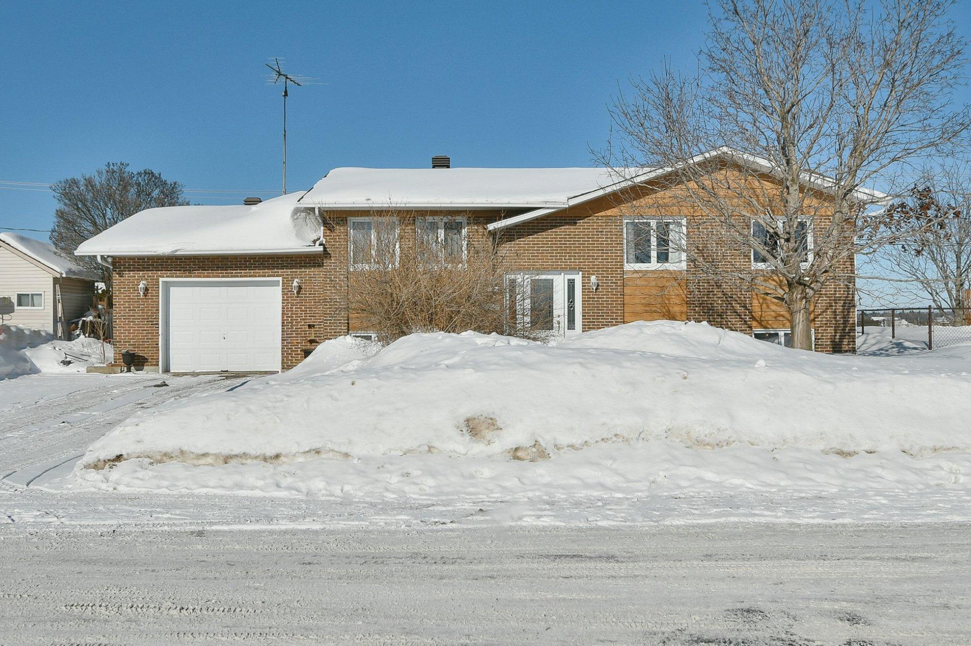 









56


Rue Picard

,
L'Épiphanie,




QC
J5X2P9

