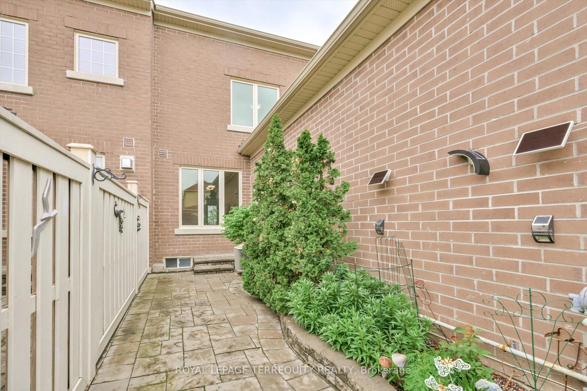 









10461


Woodbine

Avenue,
Markham,




ON
L6C 0K4

