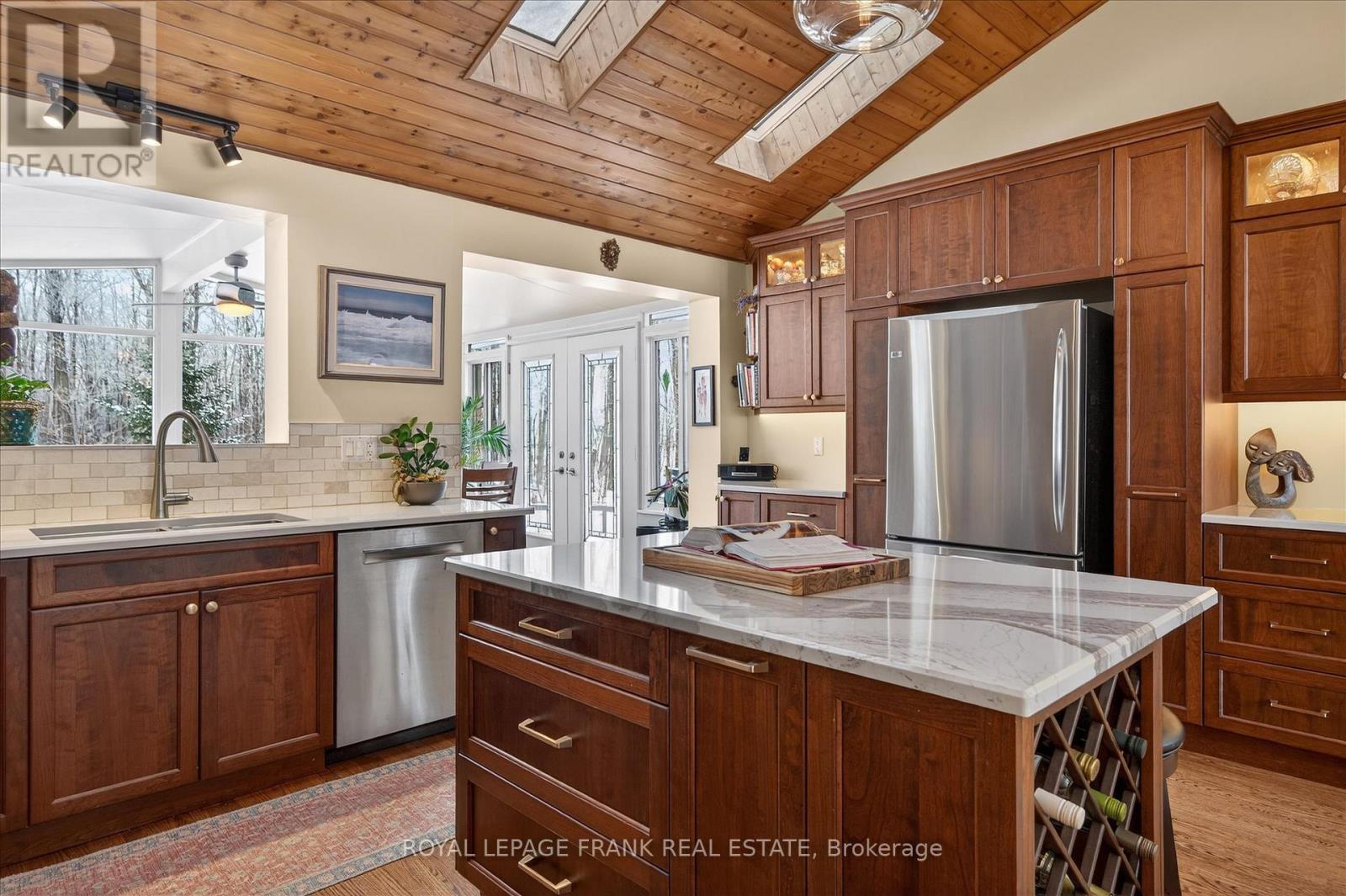 












494 5TH LINE

,
Selwyn,




Ontario
K9J0C5

