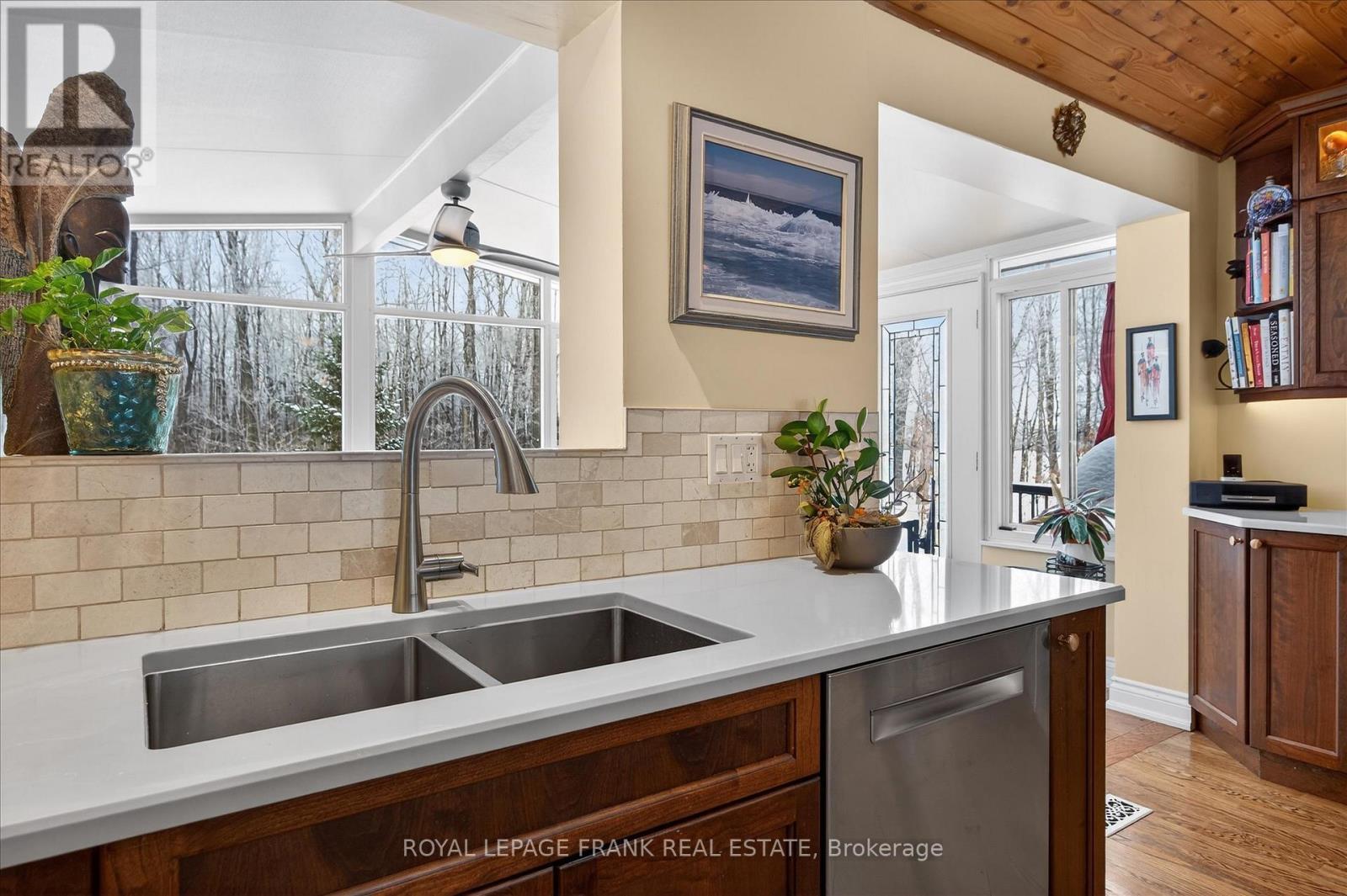 












494 5TH LINE

,
Selwyn,




Ontario
K9J0C5

