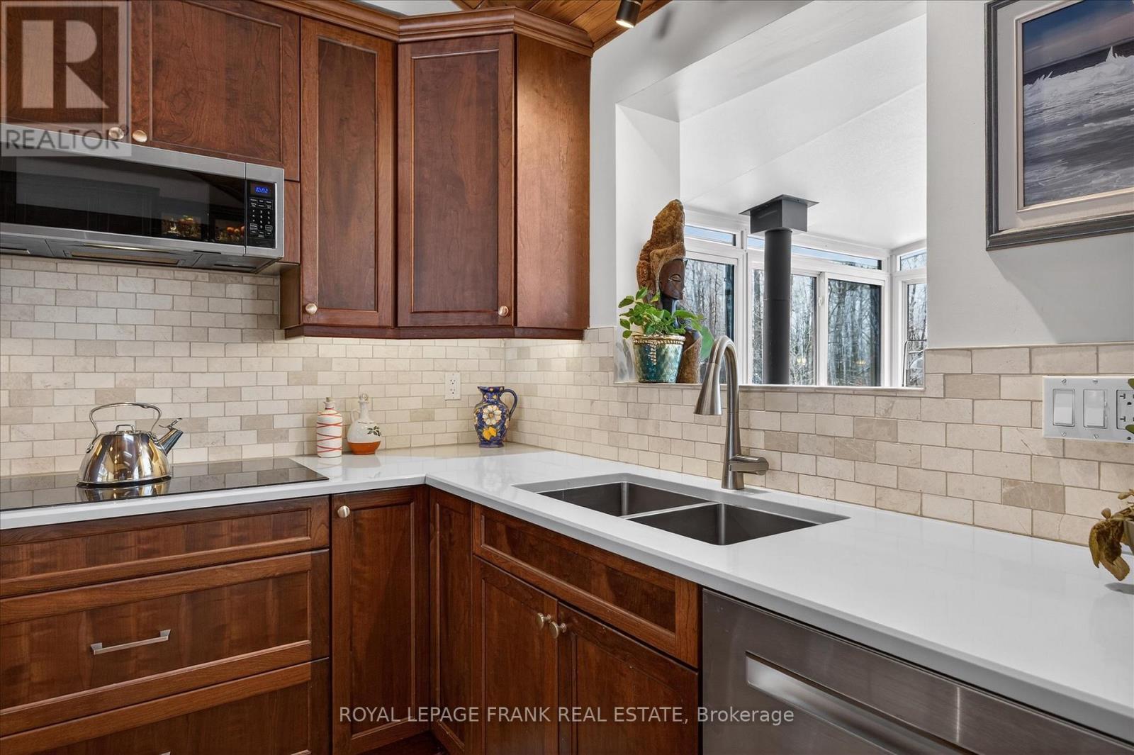 












494 5TH LINE

,
Selwyn,




Ontario
K9J0C5

