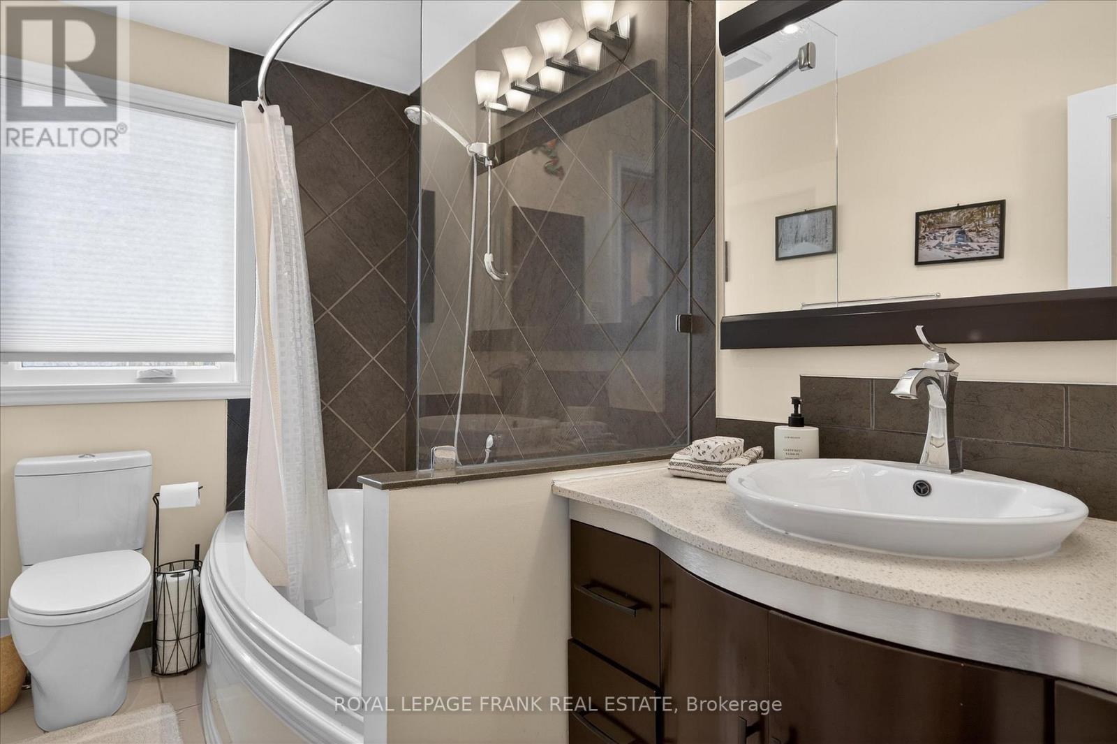 












494 5TH LINE

,
Selwyn,




Ontario
K9J0C5

