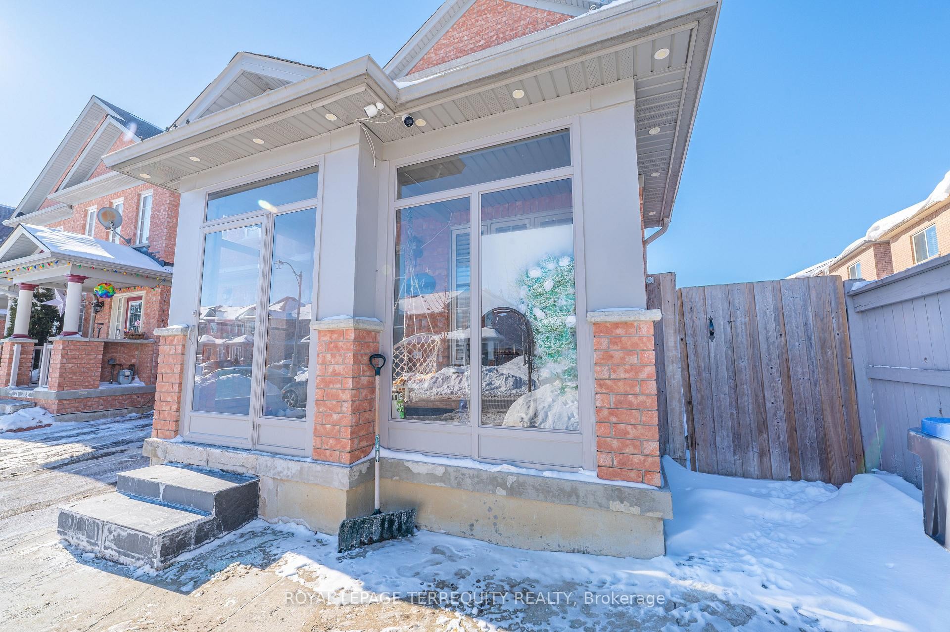 









44


Iceberg

Trail,
Brampton,




ON
L6R 0J7

