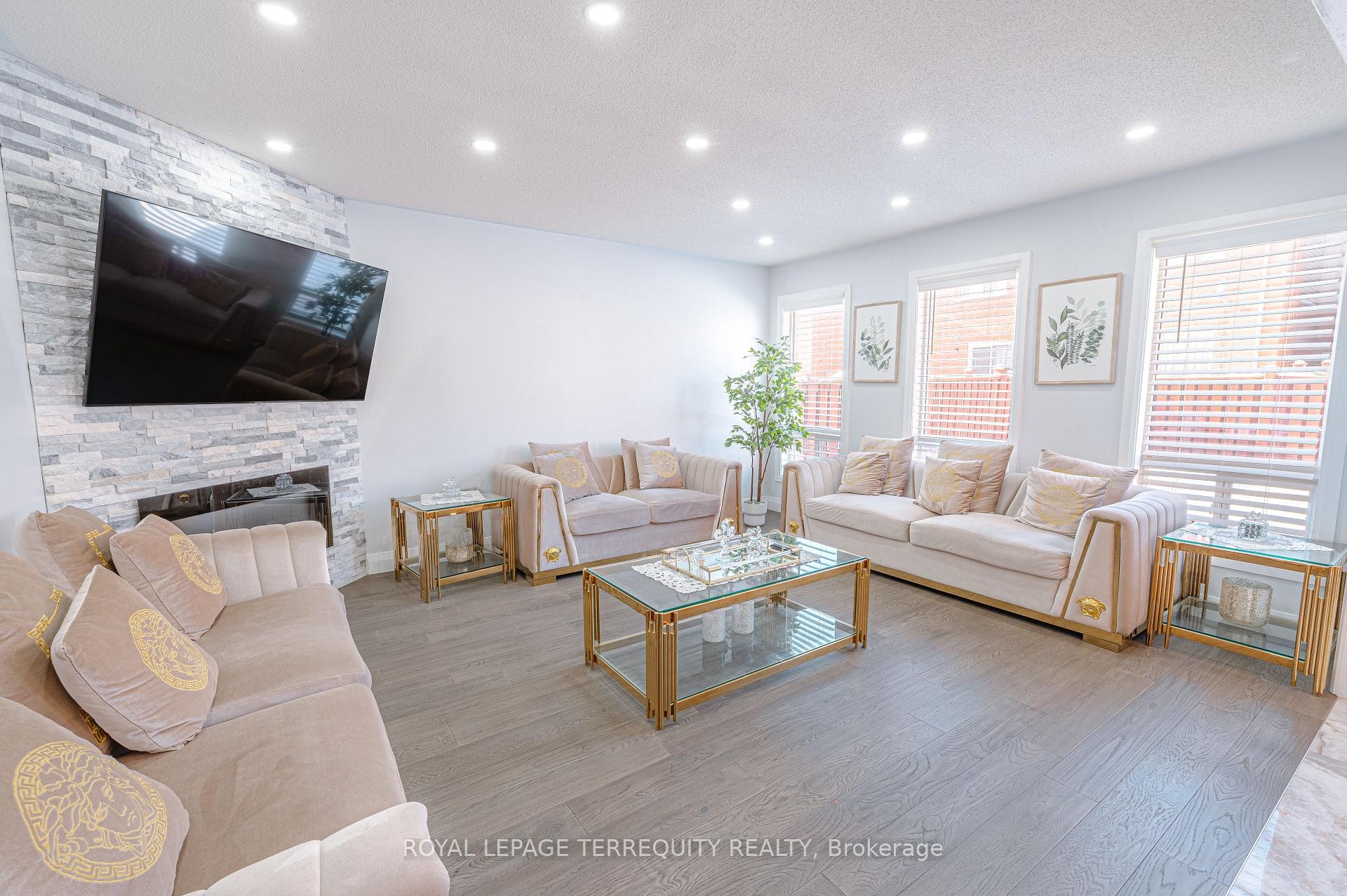 









44


Iceberg

Trail,
Brampton,




ON
L6R 0J7

