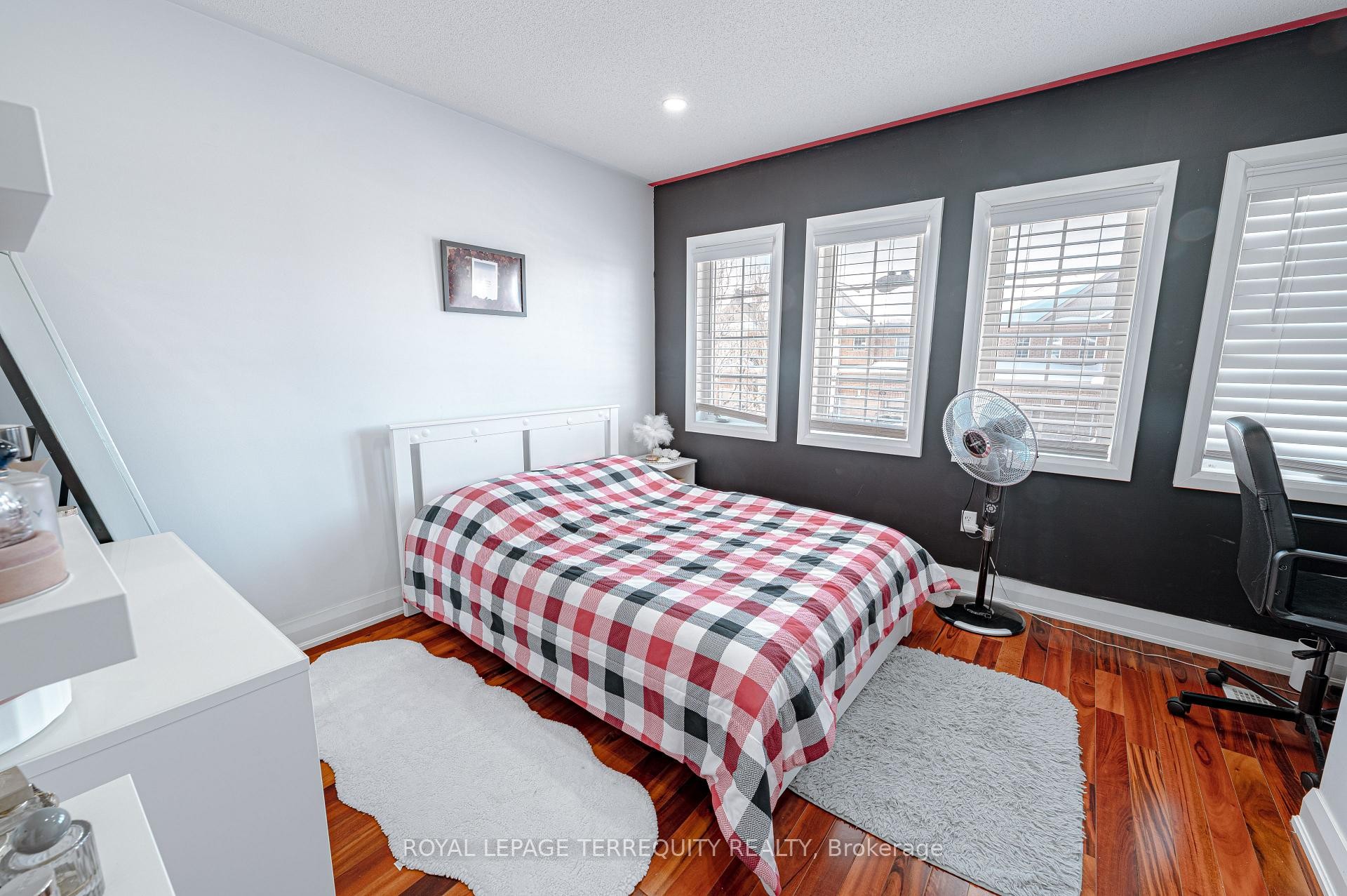 









44


Iceberg

Trail,
Brampton,




ON
L6R 0J7

