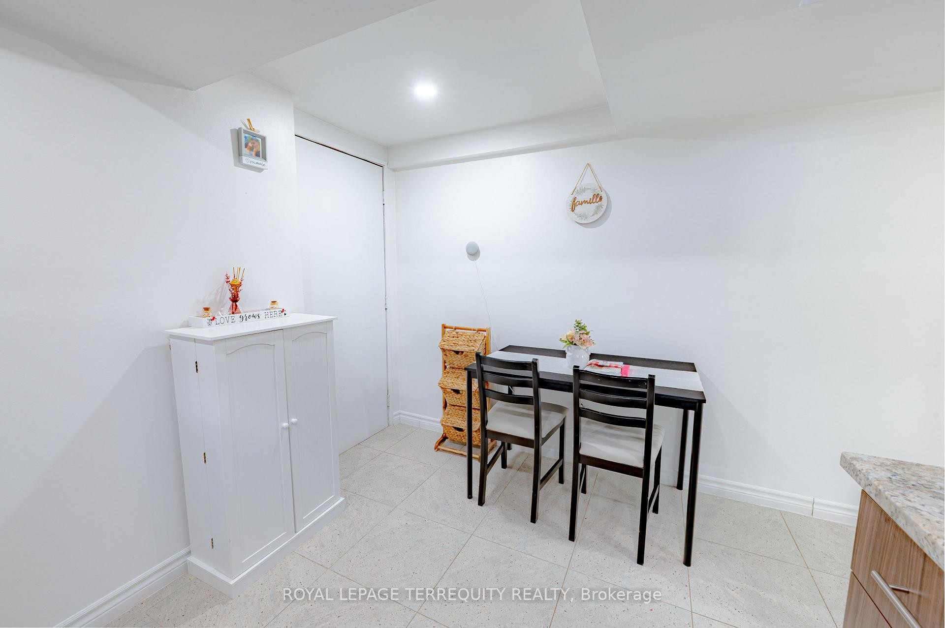 









44


Iceberg

Trail,
Brampton,




ON
L6R 0J7

