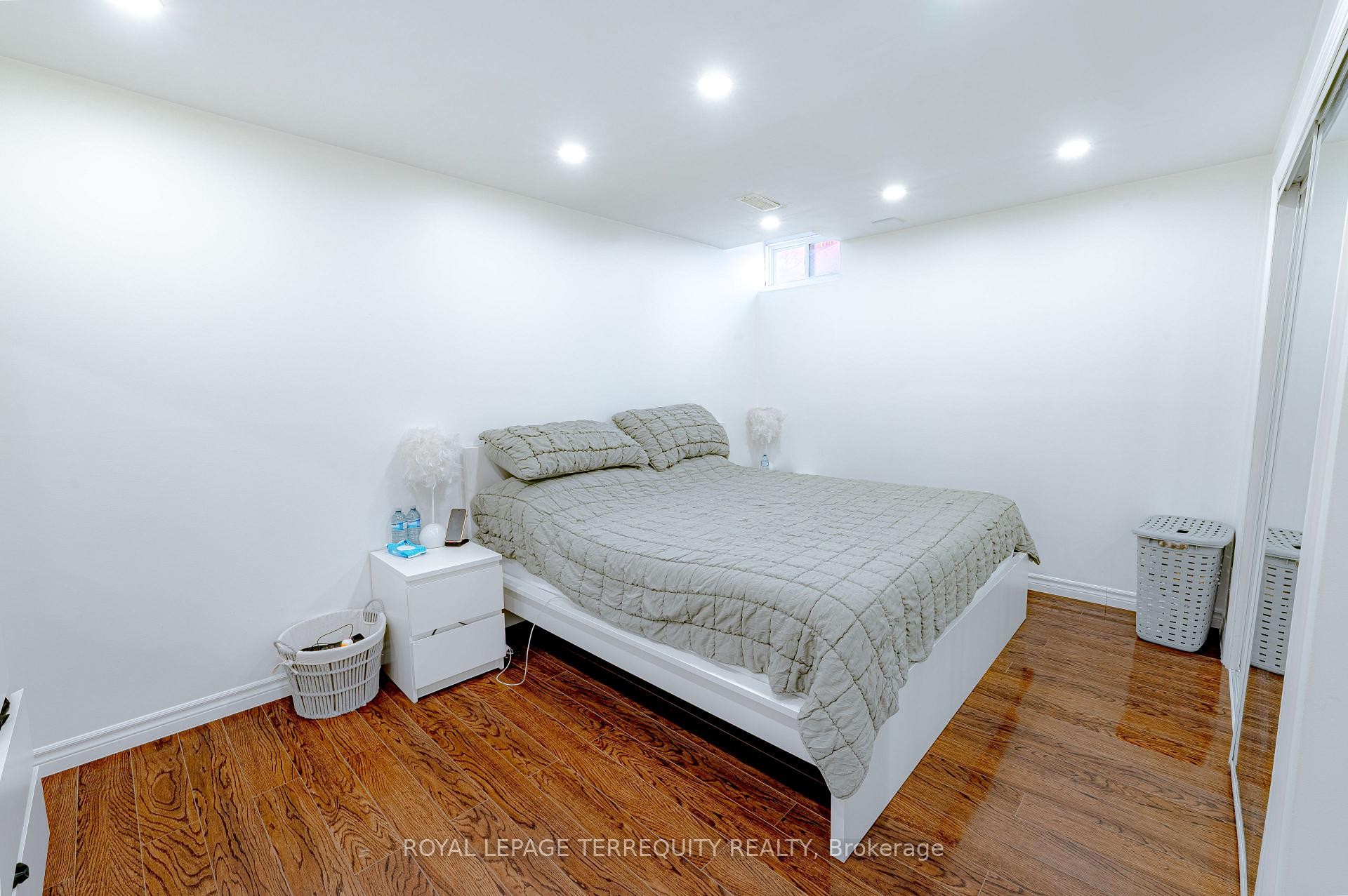 









44


Iceberg

Trail,
Brampton,




ON
L6R 0J7

