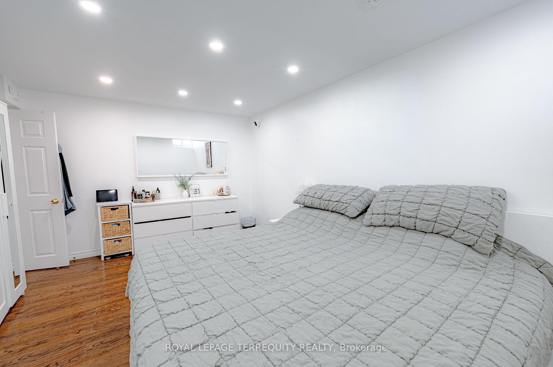 









44


Iceberg

Trail,
Brampton,




ON
L6R 0J7

