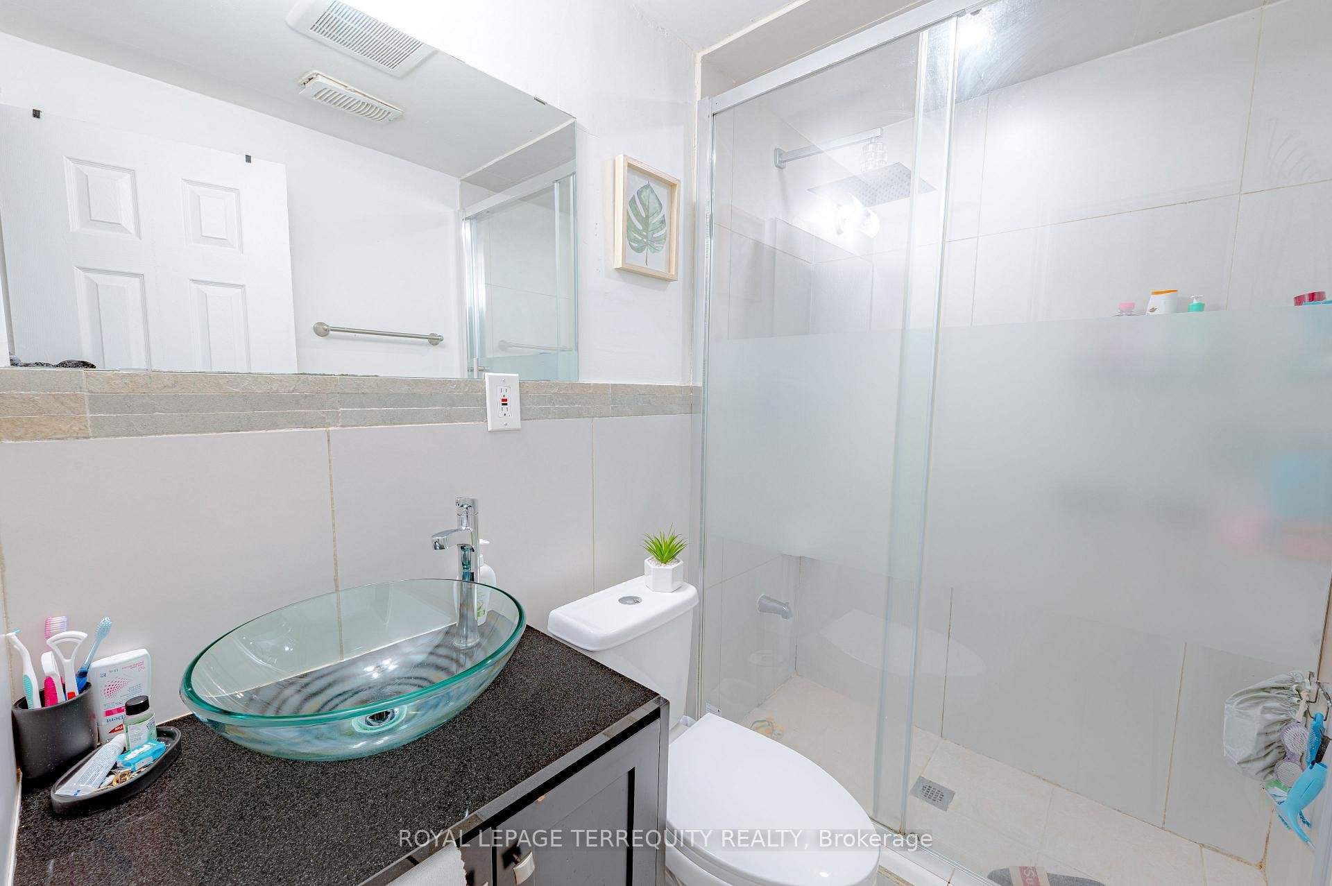 









44


Iceberg

Trail,
Brampton,




ON
L6R 0J7

