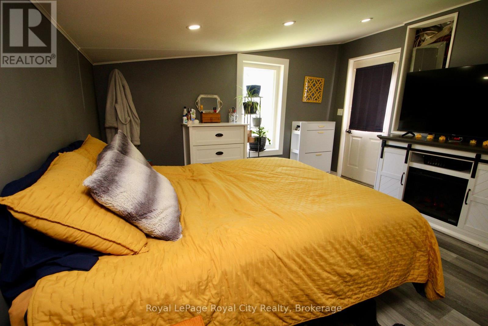 












2557 BRUCE 9 ROAD

,
Northern Bruce Peninsula,




Ontario
N0H1W0

