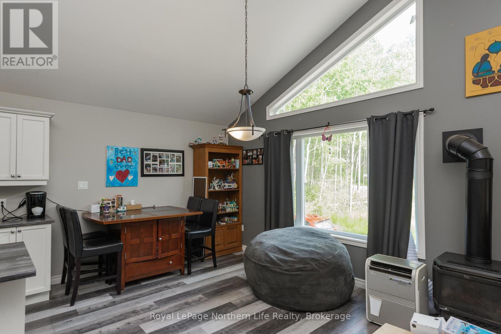












522 HART ROAD

,
Callander,




Ontario
P0H1H0

