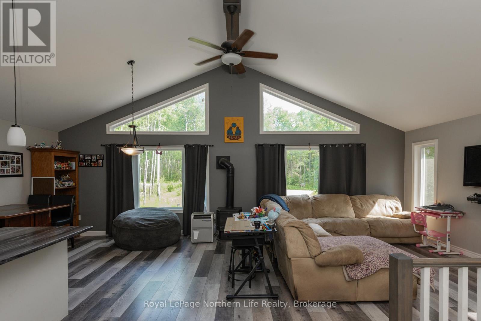 












522 HART ROAD

,
Callander,




Ontario
P0H1H0

