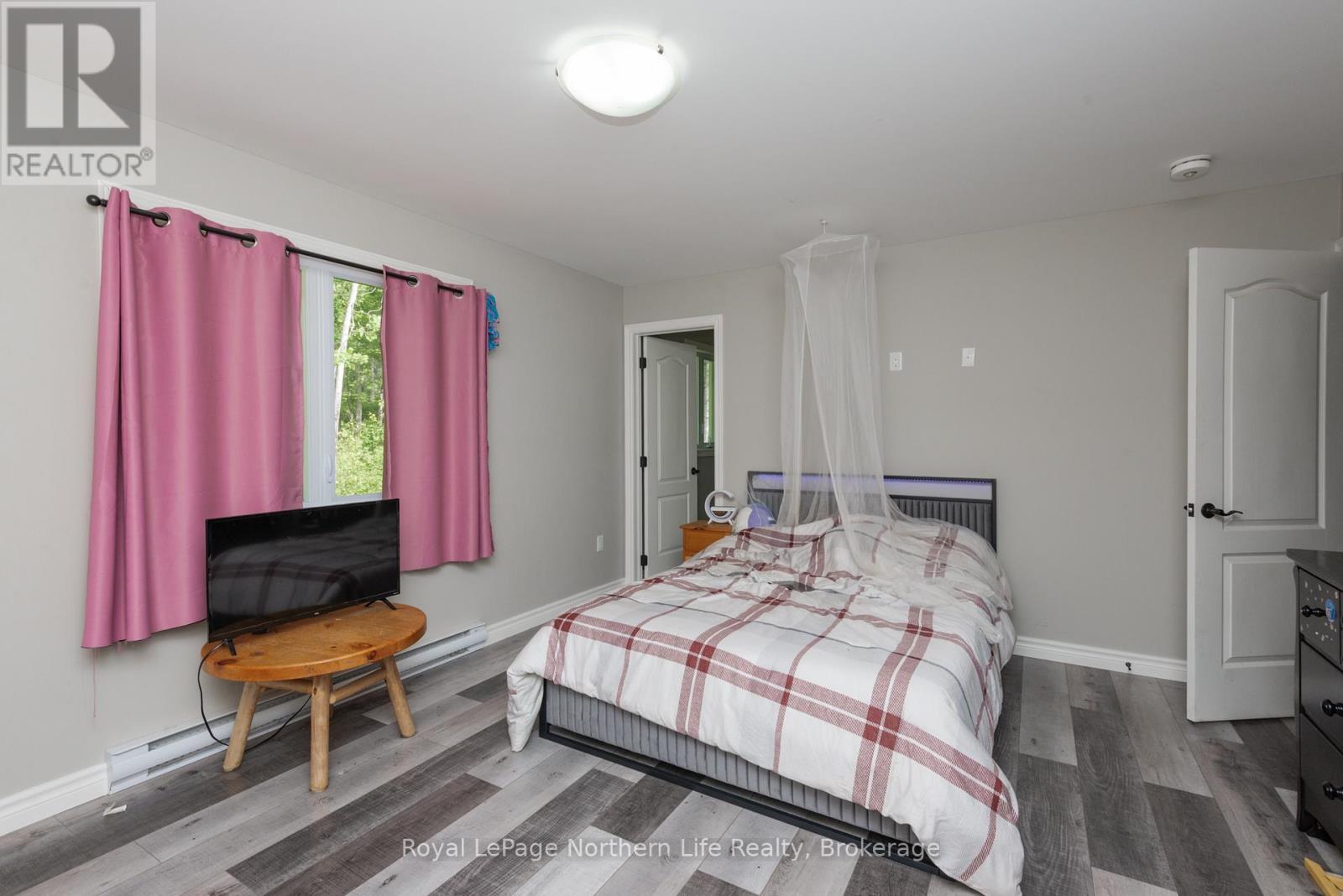 












522 HART ROAD

,
Callander,




Ontario
P0H1H0

