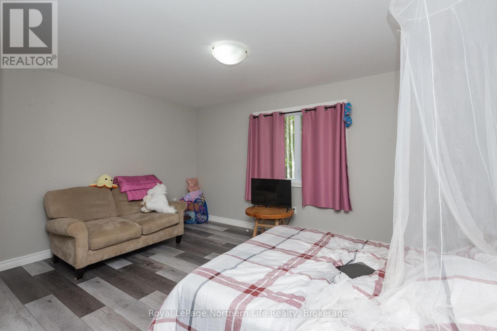 












522 HART ROAD

,
Callander,




Ontario
P0H1H0

