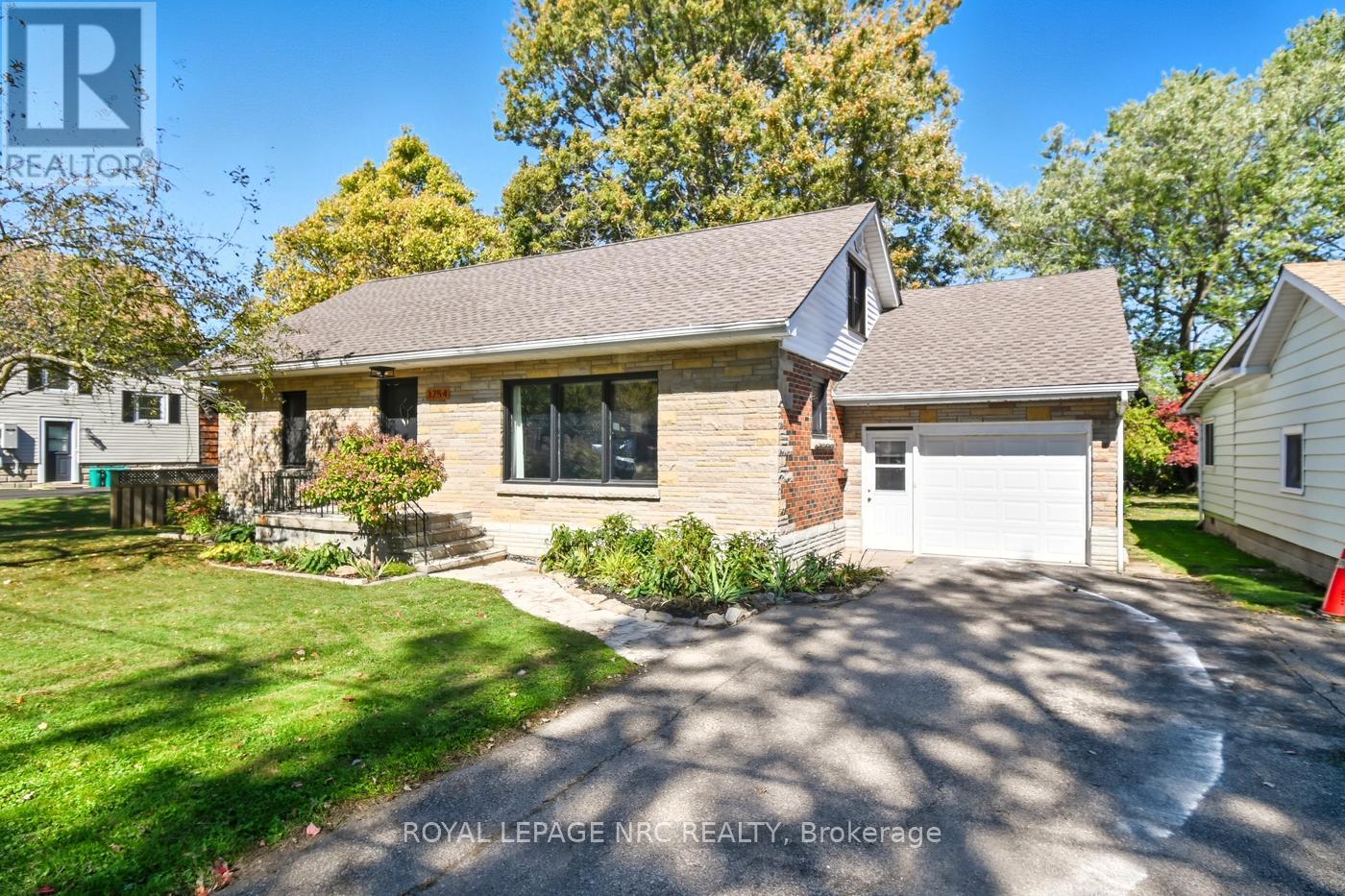 












3754 HIGHLAND DRIVE

,
Fort Erie (Ridgeway),




Ontario
L0S1N0

