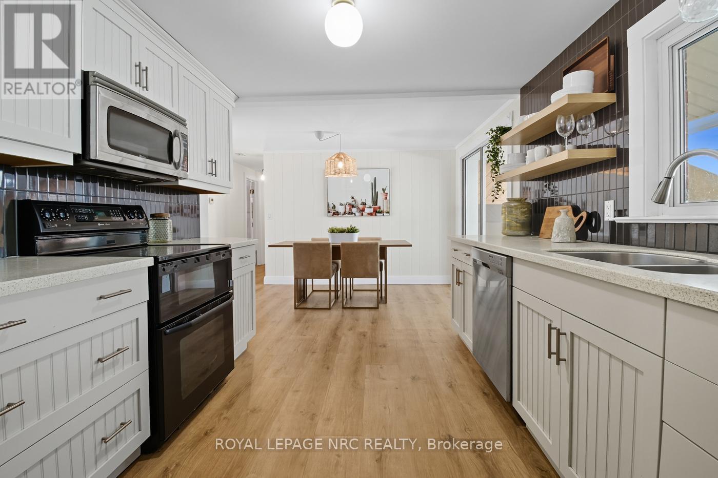 












3754 HIGHLAND DRIVE

,
Fort Erie (Ridgeway),




Ontario
L0S1N0

