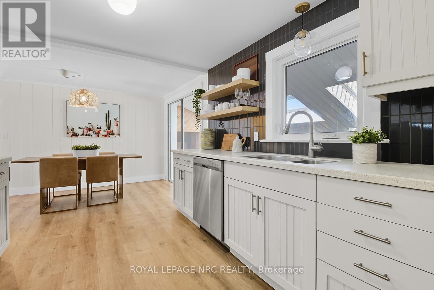 












3754 HIGHLAND DRIVE

,
Fort Erie (Ridgeway),




Ontario
L0S1N0

