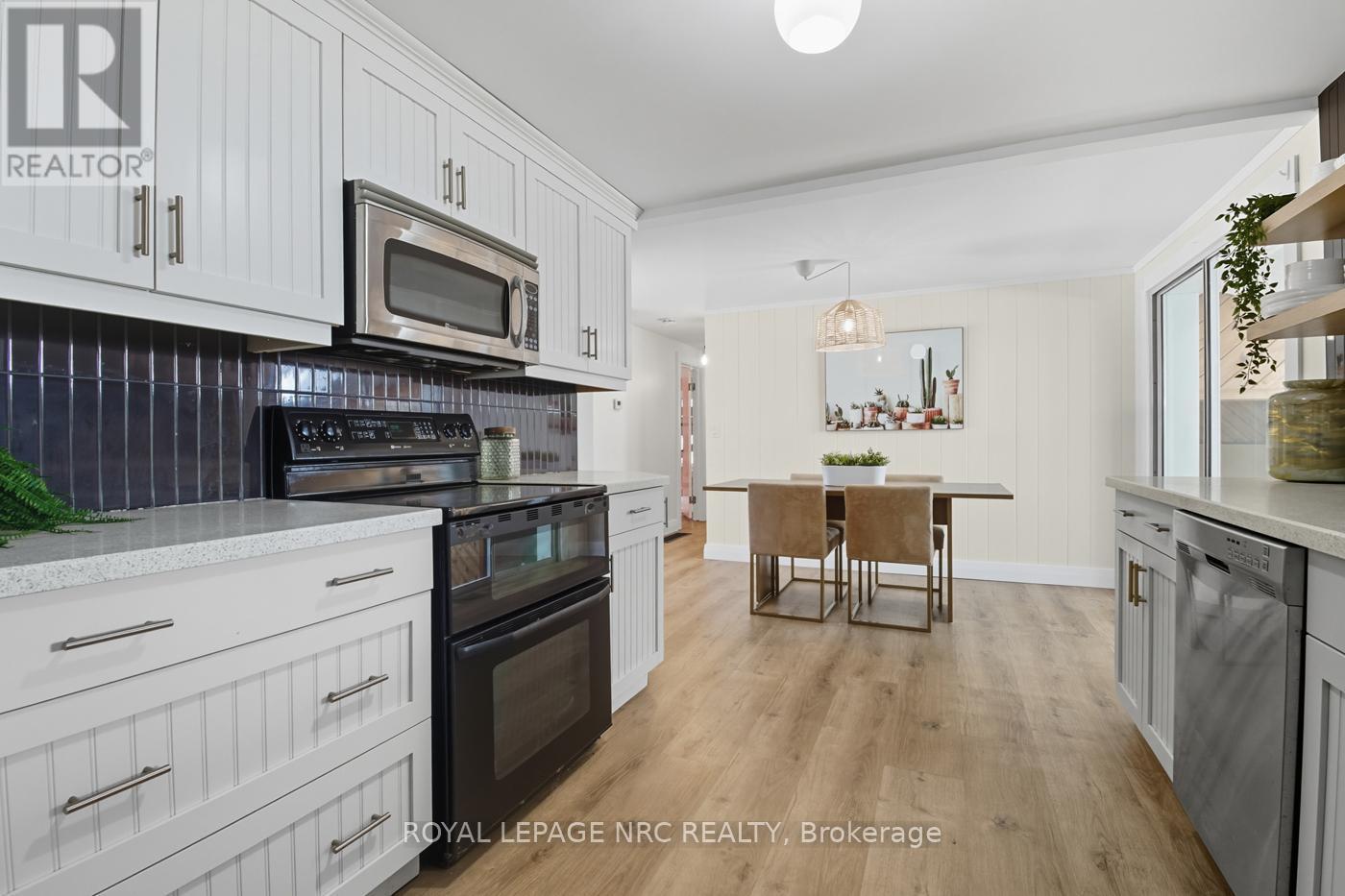 












3754 HIGHLAND DRIVE

,
Fort Erie (Ridgeway),




Ontario
L0S1N0

