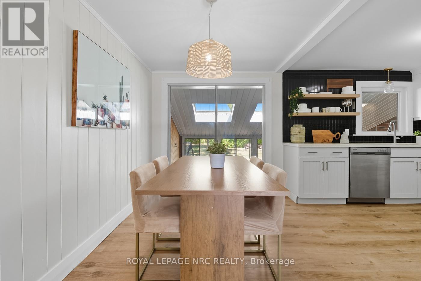 












3754 HIGHLAND DRIVE

,
Fort Erie (Ridgeway),




Ontario
L0S1N0

