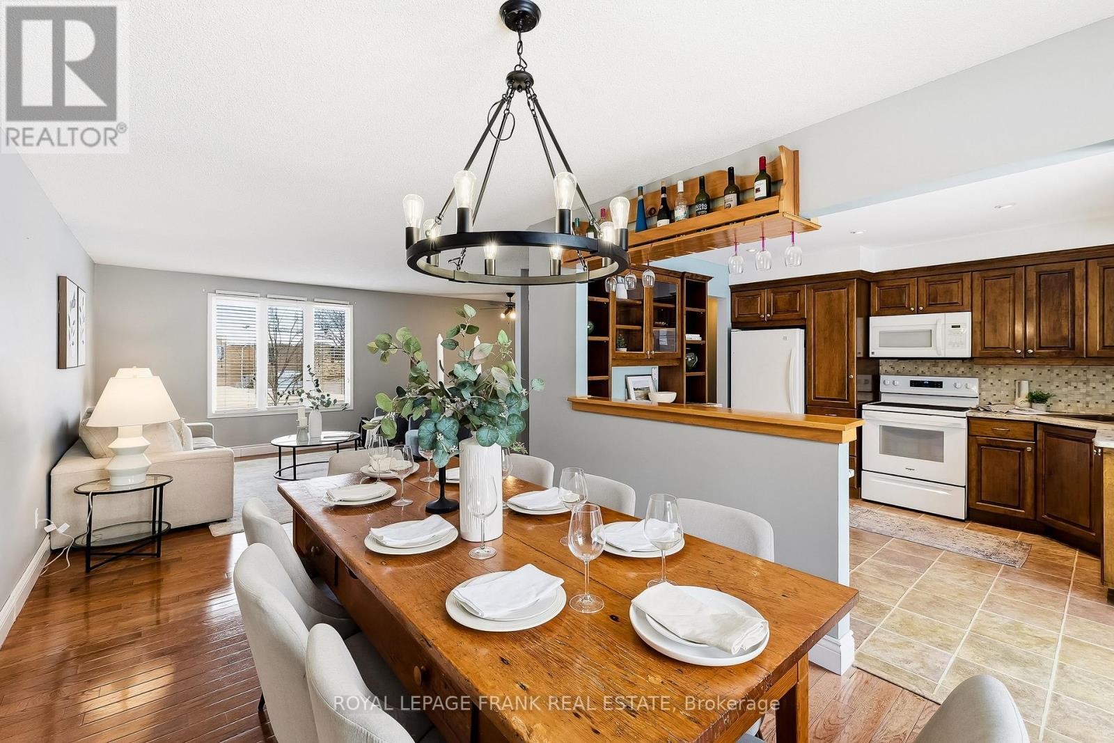 












8 RIDGEVIEW DRIVE

,
Scugog (Port Perry),




Ontario
L9L1G8

