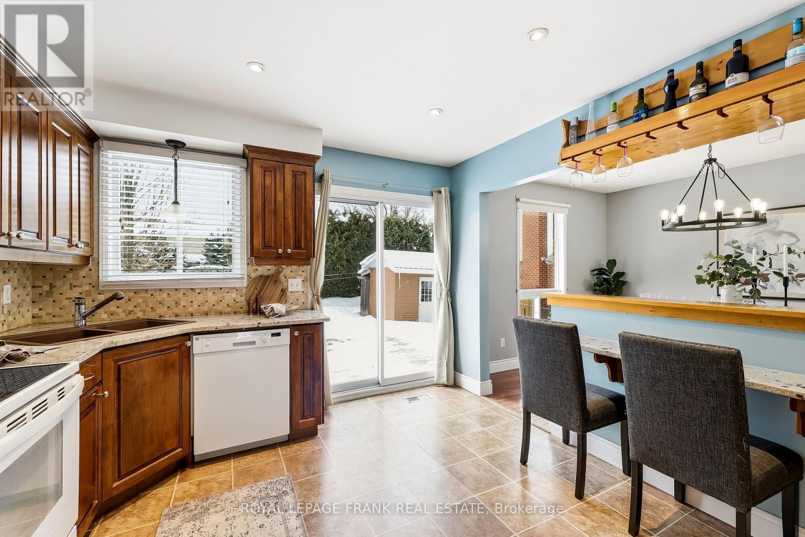 












8 RIDGEVIEW DRIVE

,
Scugog (Port Perry),




Ontario
L9L1G8

