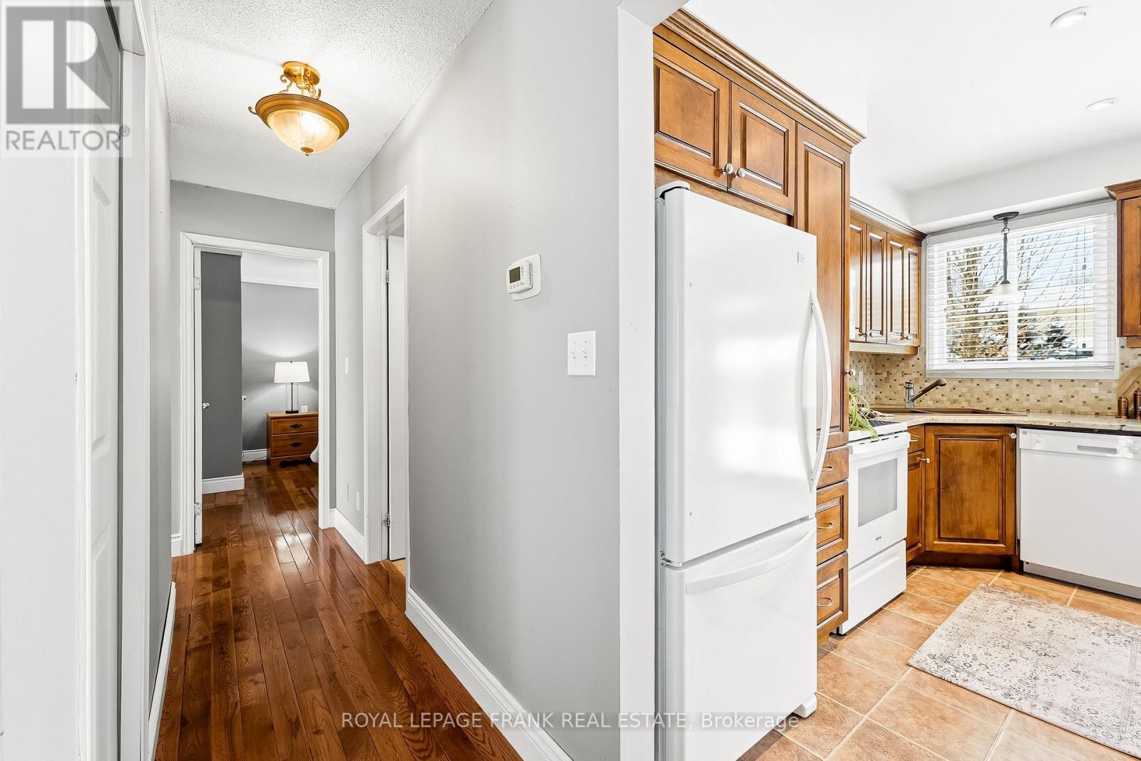 












8 RIDGEVIEW DRIVE

,
Scugog (Port Perry),




Ontario
L9L1G8

