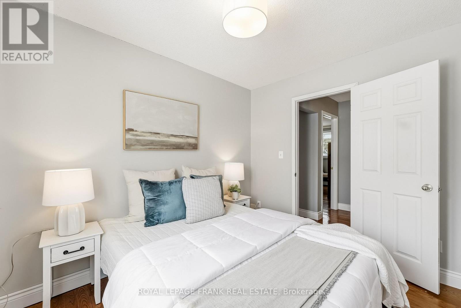 












8 RIDGEVIEW DRIVE

,
Scugog (Port Perry),




Ontario
L9L1G8

