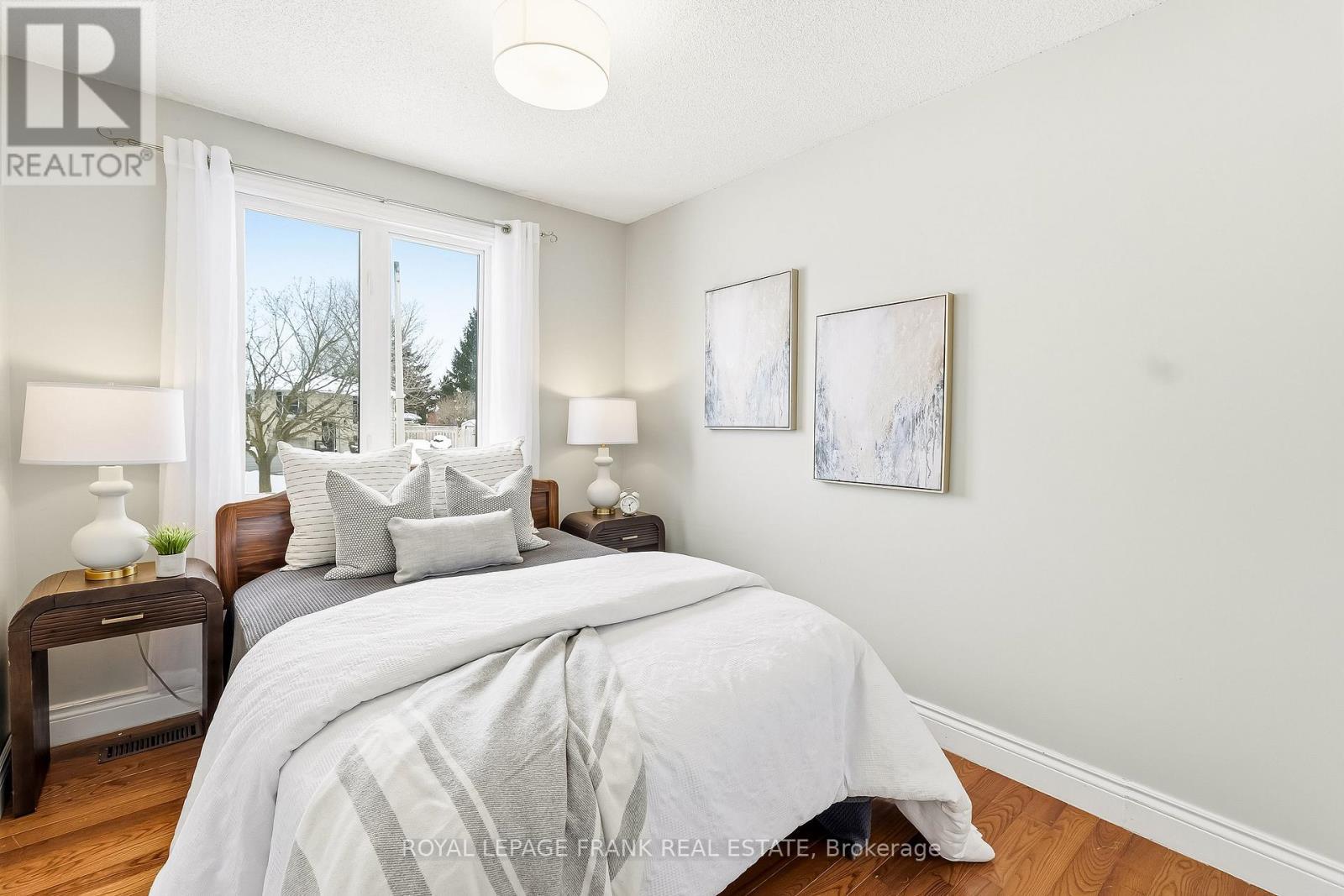 












8 RIDGEVIEW DRIVE

,
Scugog (Port Perry),




Ontario
L9L1G8

