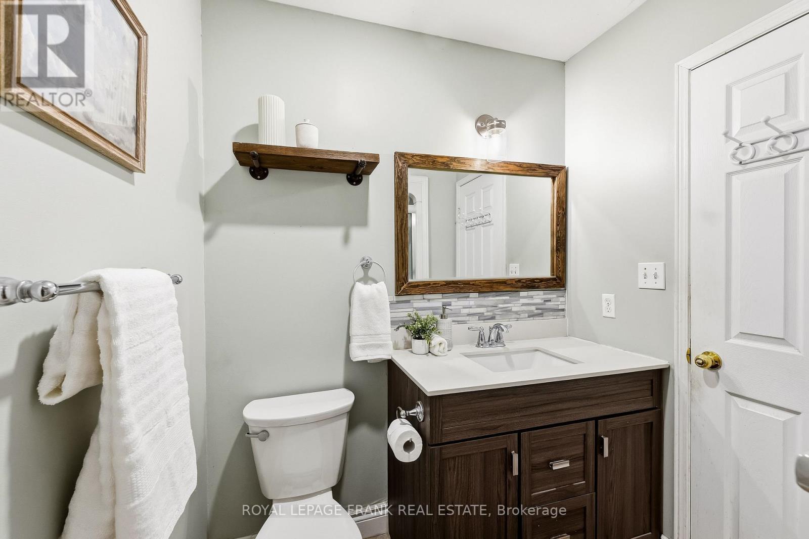 












8 RIDGEVIEW DRIVE

,
Scugog (Port Perry),




Ontario
L9L1G8

