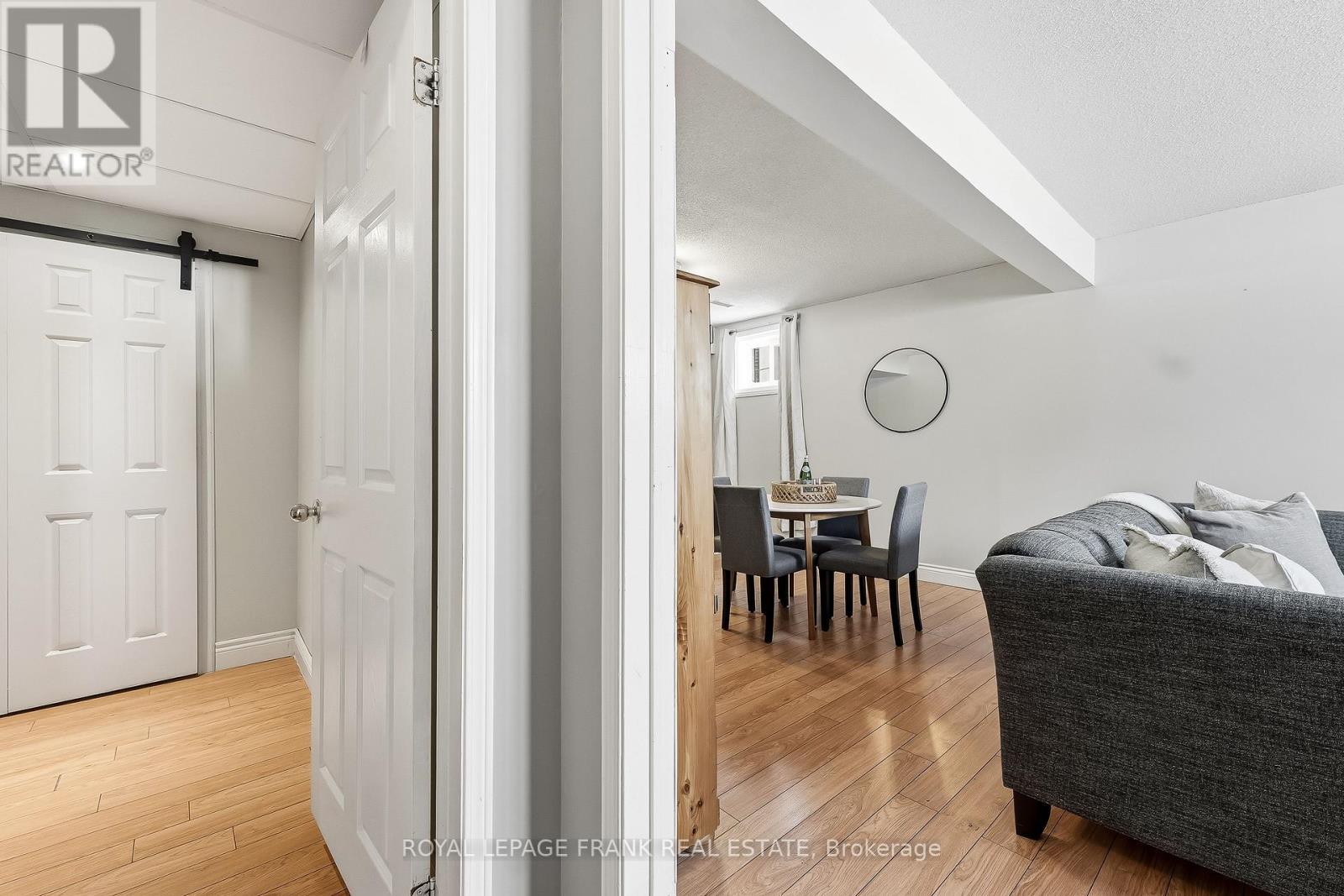 












8 RIDGEVIEW DRIVE

,
Scugog (Port Perry),




Ontario
L9L1G8

