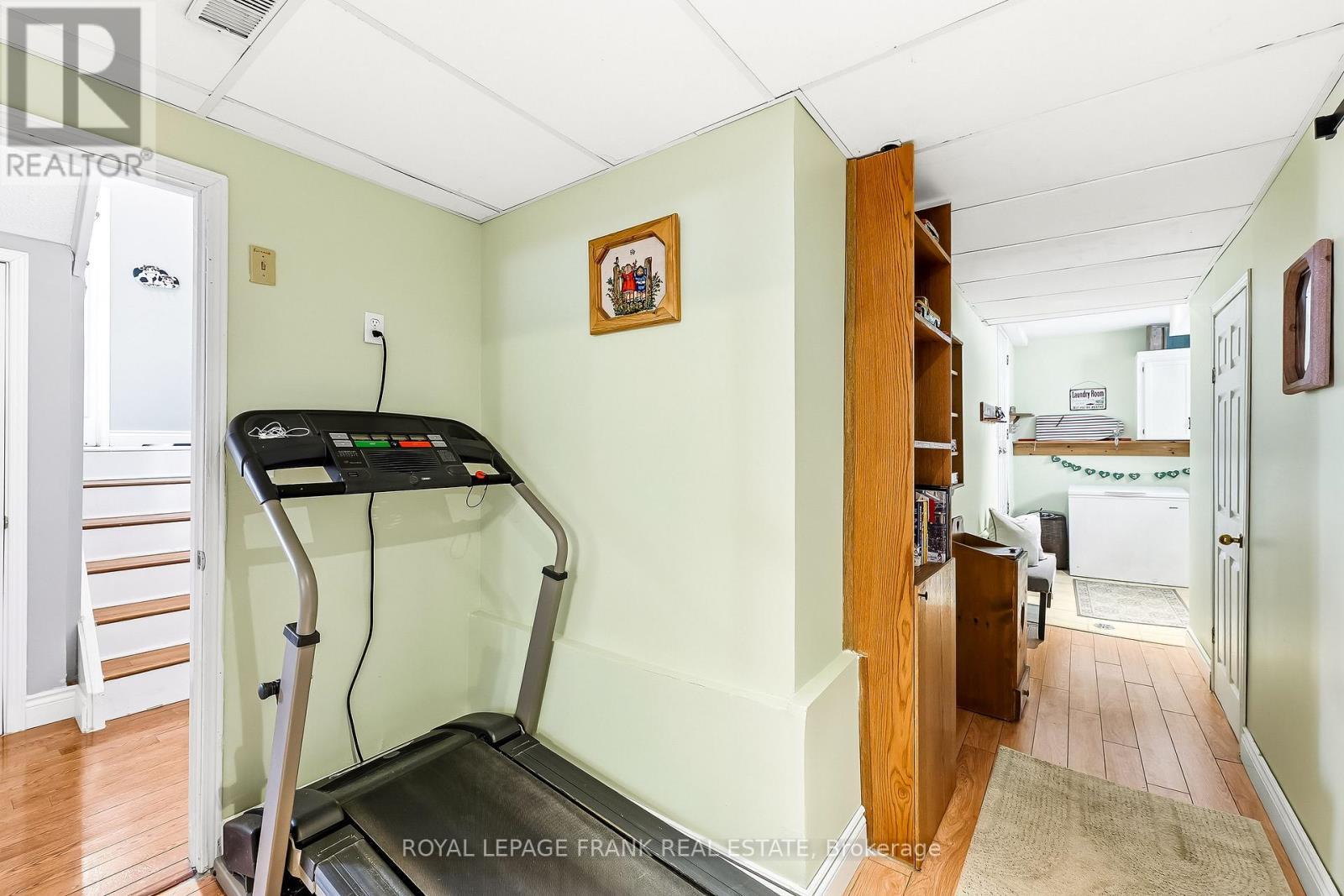 












8 RIDGEVIEW DRIVE

,
Scugog (Port Perry),




Ontario
L9L1G8

