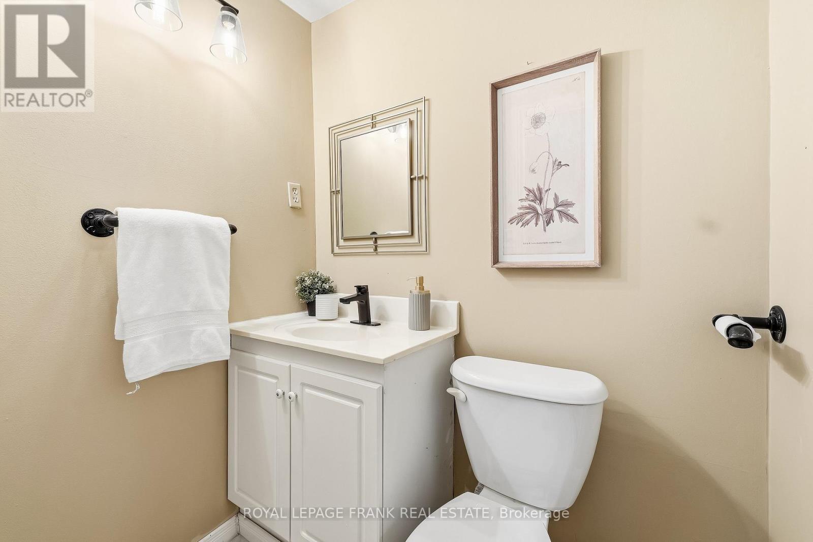 












8 RIDGEVIEW DRIVE

,
Scugog (Port Perry),




Ontario
L9L1G8

