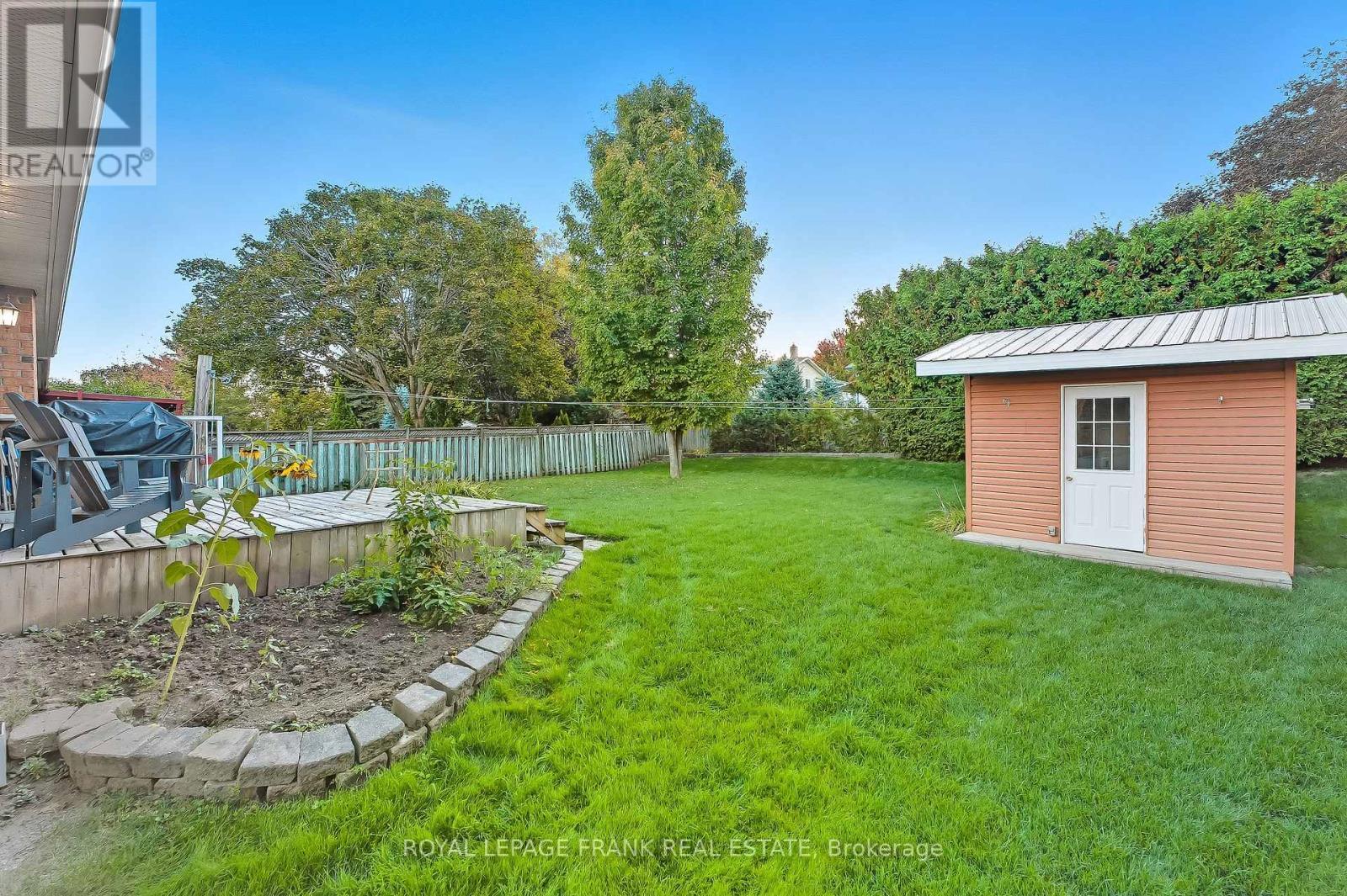 












8 RIDGEVIEW DRIVE

,
Scugog (Port Perry),




Ontario
L9L1G8

