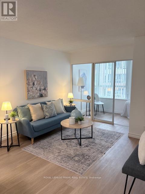 












1702 - 717 BAY STREET

,
Toronto (Bay Street Corridor),




Ontario
M5G2J9

