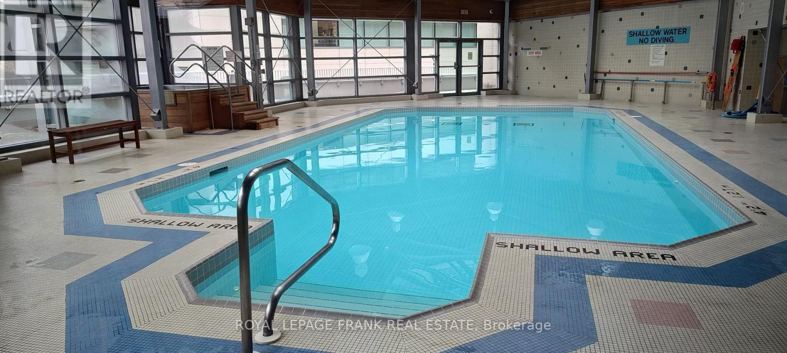 












1702 - 717 BAY STREET

,
Toronto (Bay Street Corridor),




Ontario
M5G2J9

