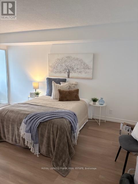 












1702 - 717 BAY STREET

,
Toronto (Bay Street Corridor),




Ontario
M5G2J9

