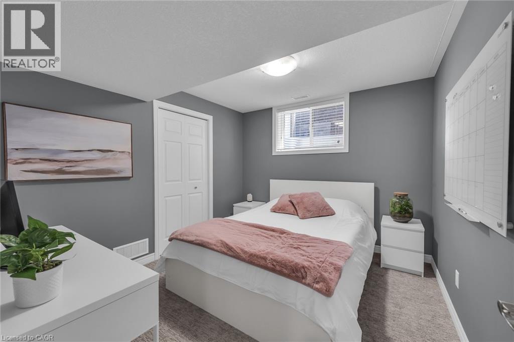 












20 SCHERTZBERG Lane

,
Brantford,




Ontario
N3T0B3

